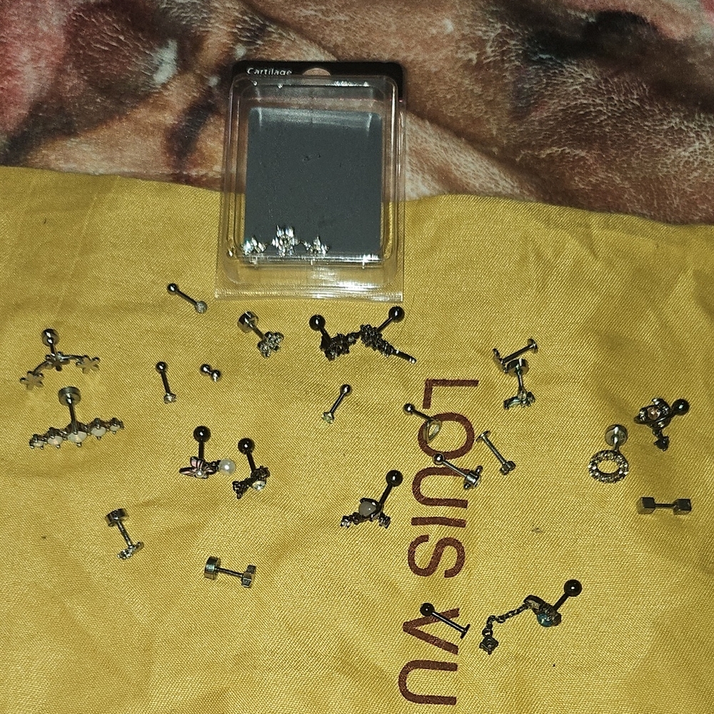 Louis Vuitton Silver and Black Jewelry Set